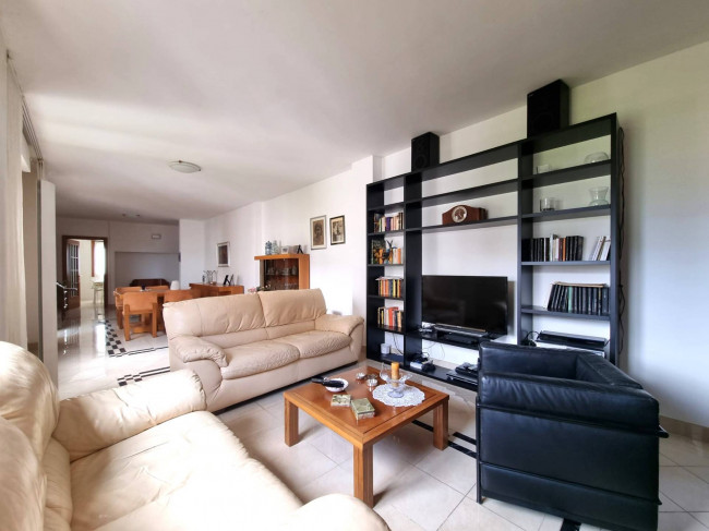 Appartamento in vendita a Carrara