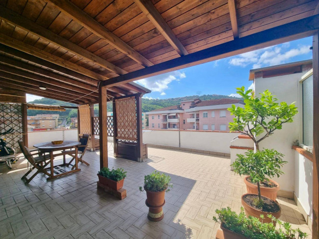 Appartamento in vendita a Follo