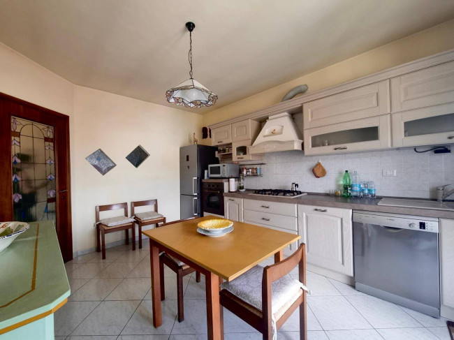 Appartamento in vendita a Follo