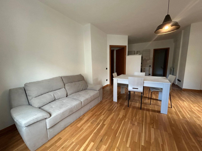 Appartamento in vendita a Follo