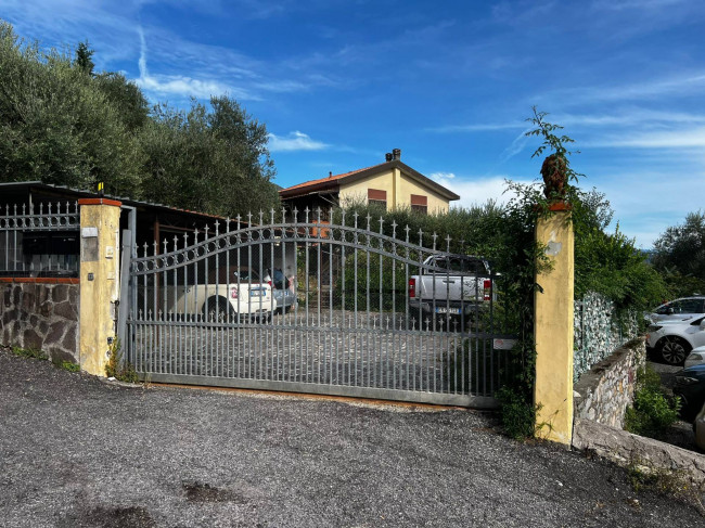 Bifamiliare in vendita a La Spezia