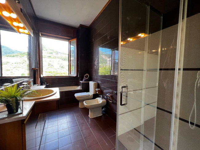 Bifamiliare in vendita a La Spezia