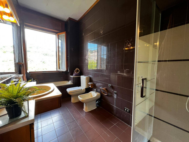 Bifamiliare in vendita a La Spezia