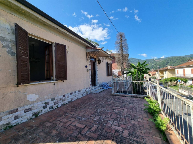 Casa singola in vendita a Follo