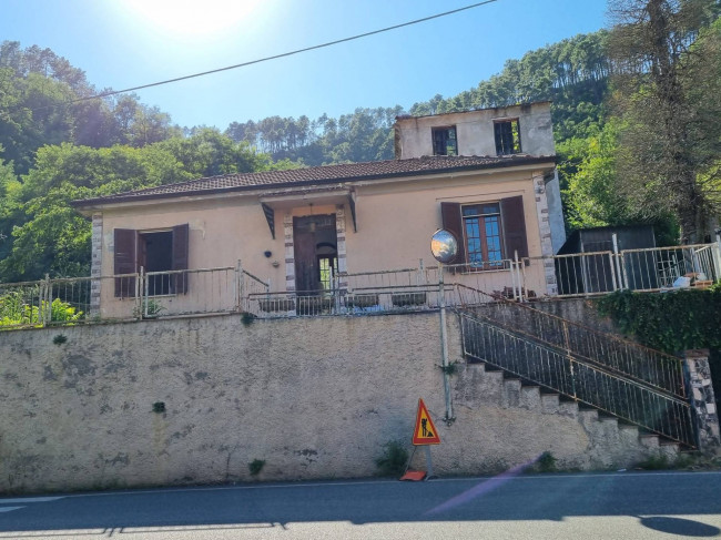 Casa singola in vendita a Follo