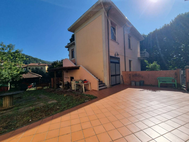 Appartamento in vendita a Follo