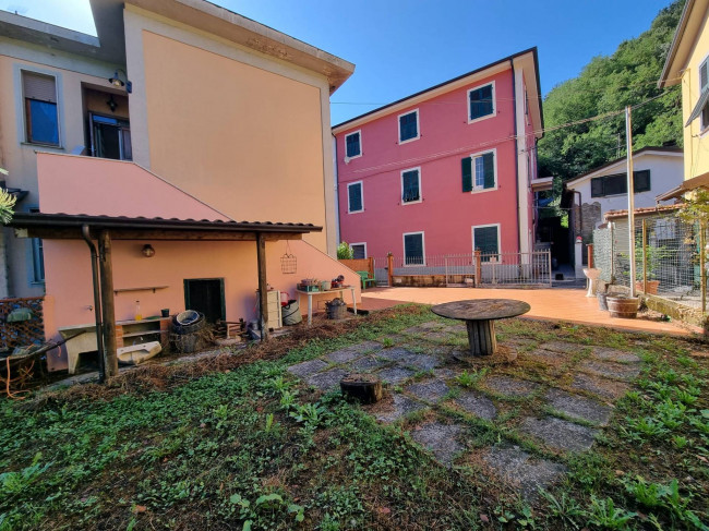 Appartamento in vendita a Follo