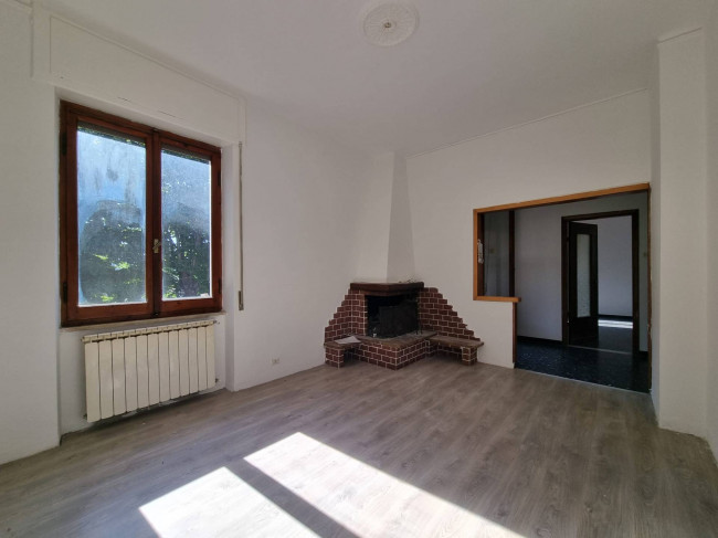 Appartamento in vendita a Follo