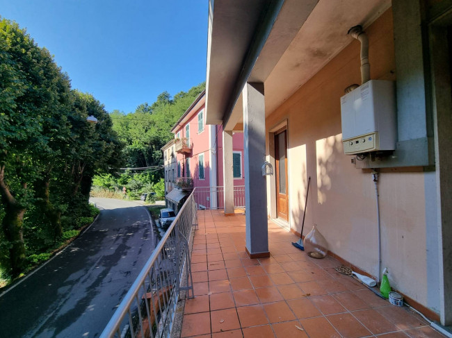 Appartamento in vendita a Follo