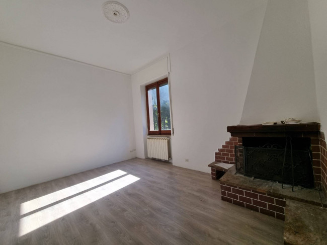 Appartamento in vendita a Follo