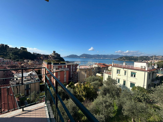 Appartamento in vendita a Lerici