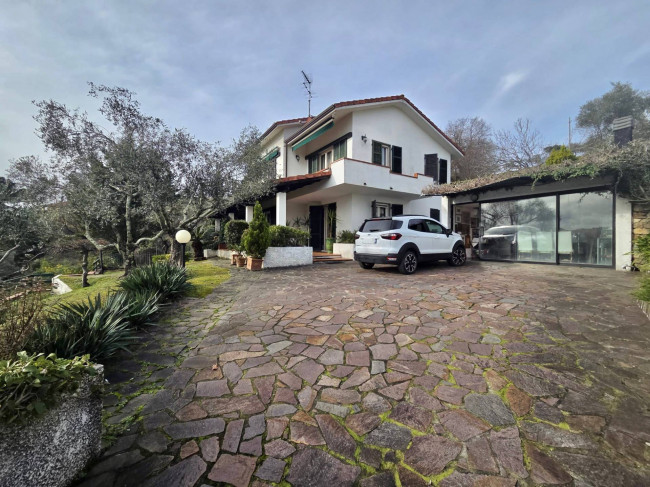 Villa in vendita a Bolano