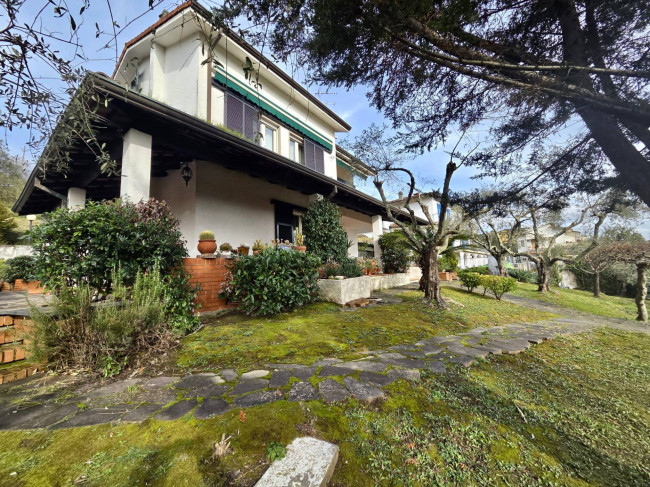 Villa in vendita a Bolano