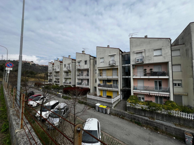 Appartamento in vendita a Vezzano Ligure