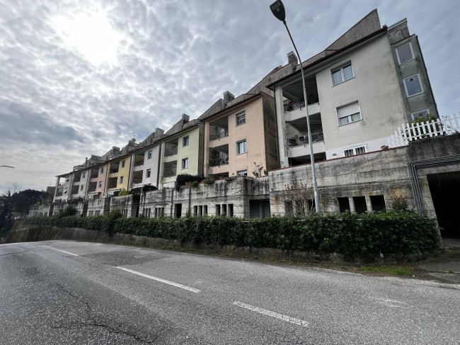 Appartamento in vendita a Vezzano Ligure