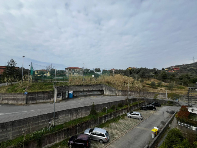 Appartamento in vendita a Vezzano Ligure