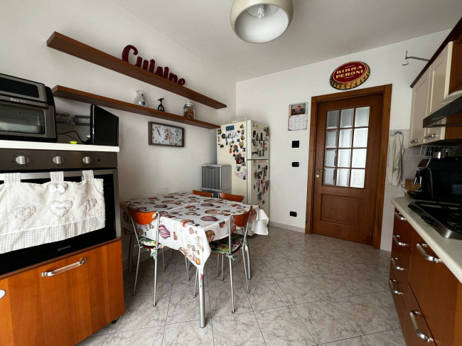 Appartamento in vendita a Vezzano Ligure