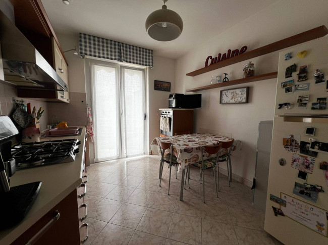 Appartamento in vendita a Vezzano Ligure