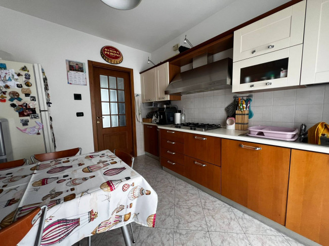 Appartamento in vendita a Vezzano Ligure