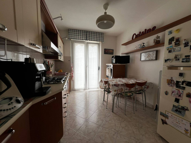 Appartamento in vendita a Vezzano Ligure