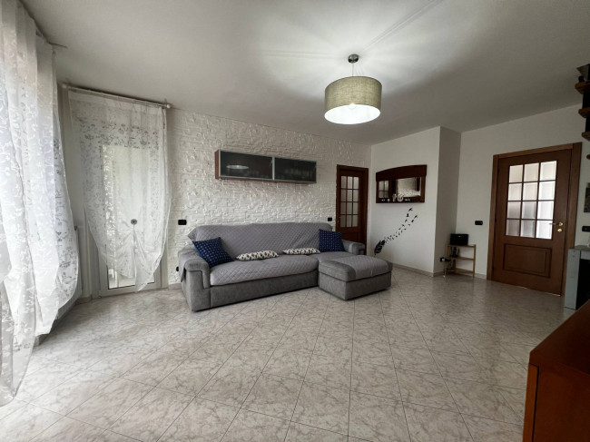 Appartamento in vendita a Vezzano Ligure