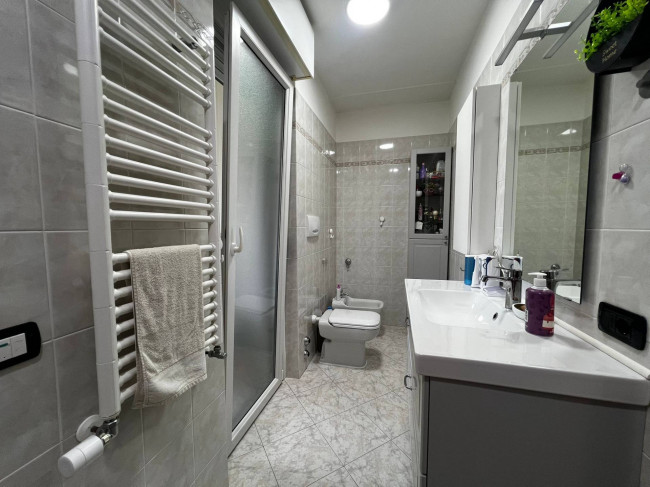 Appartamento in vendita a Vezzano Ligure