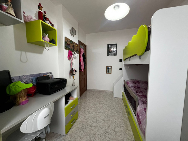 Appartamento in vendita a Vezzano Ligure