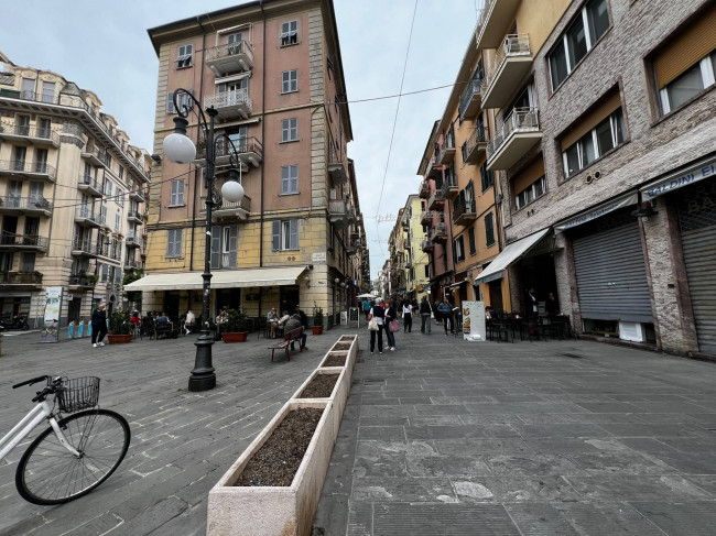 Locale commerciale in vendita a La Spezia