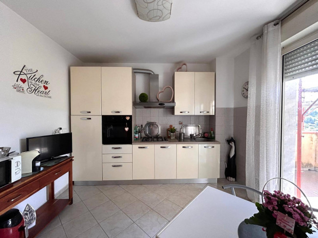 Appartamento in vendita a Vezzano Ligure