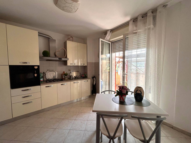 Appartamento in vendita a Vezzano Ligure