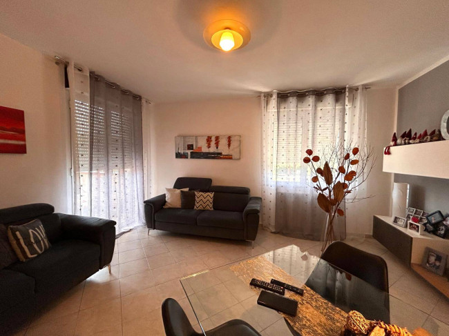 Appartamento in vendita a Vezzano Ligure