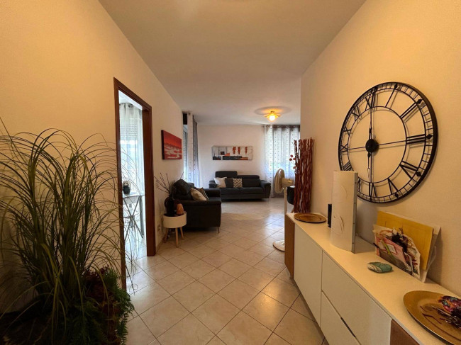 Appartamento in vendita a Vezzano Ligure