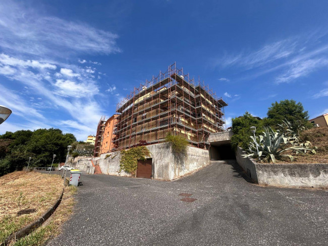 Appartamento in vendita a Vezzano Ligure