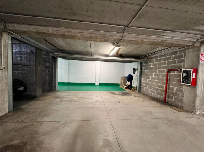 Box o garage in vendita a La Spezia