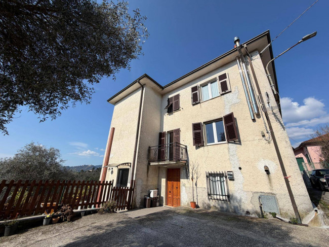 Villette a schiera in vendita a Bolano