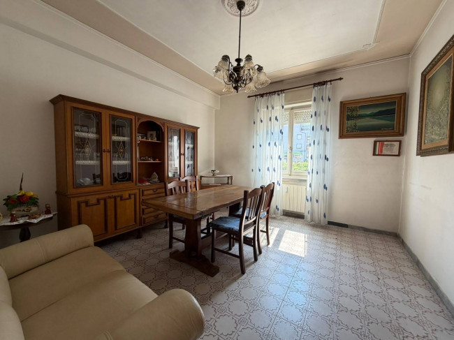 Appartamento in vendita a Follo