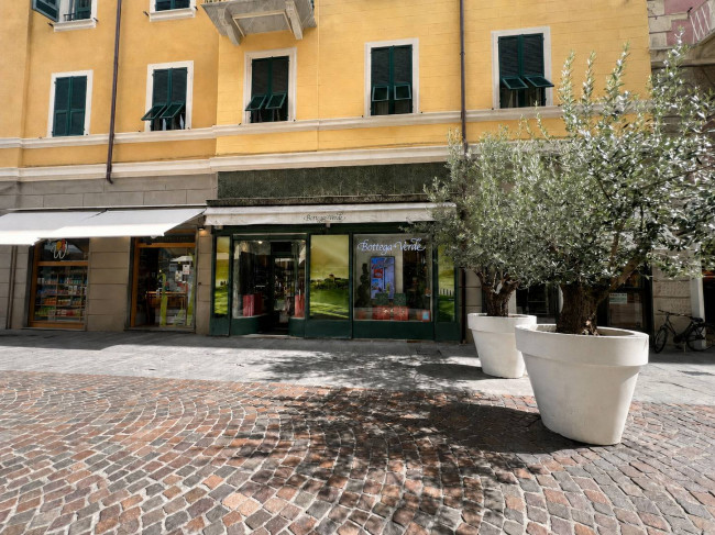 Locale commerciale in affitto a La Spezia