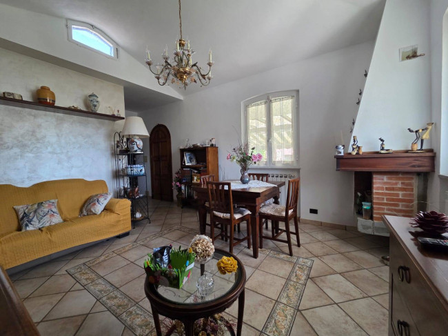 Casa singola in vendita a Follo