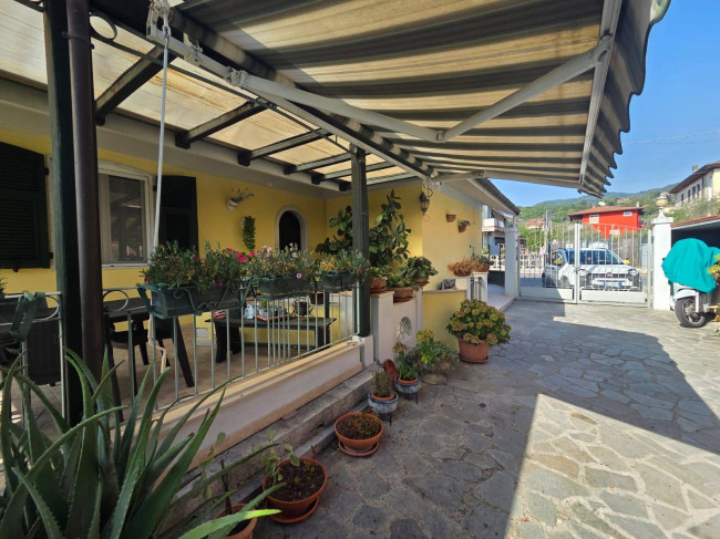 Casa singola in vendita a Follo