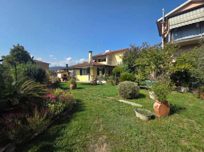 Casa singola in vendita a Follo