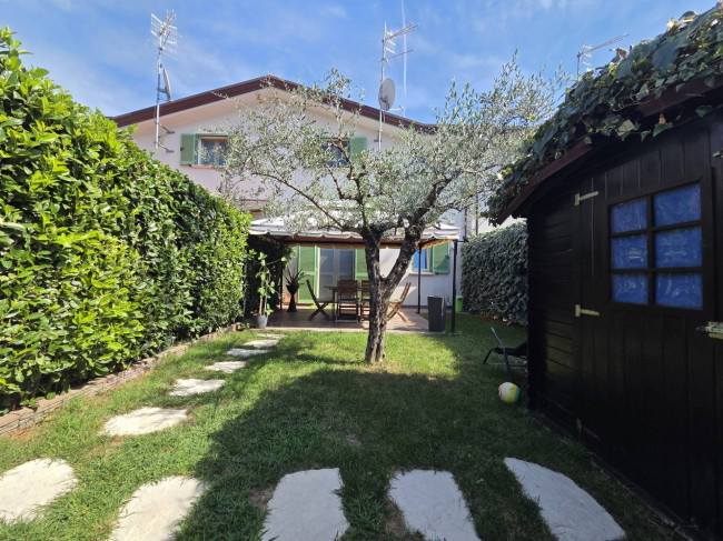 Villette a schiera in vendita a Aulla