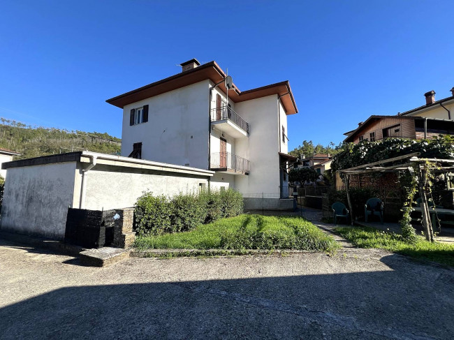Bifamiliare in vendita a Riccò del Golfo di Spezia