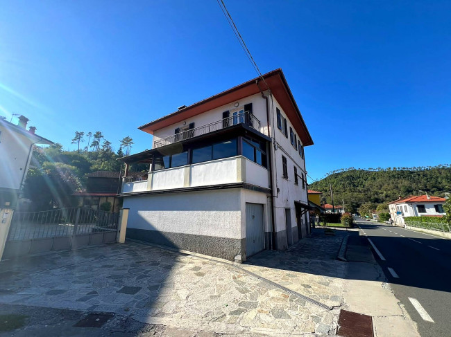 Bifamiliare in vendita a Riccò del Golfo di Spezia