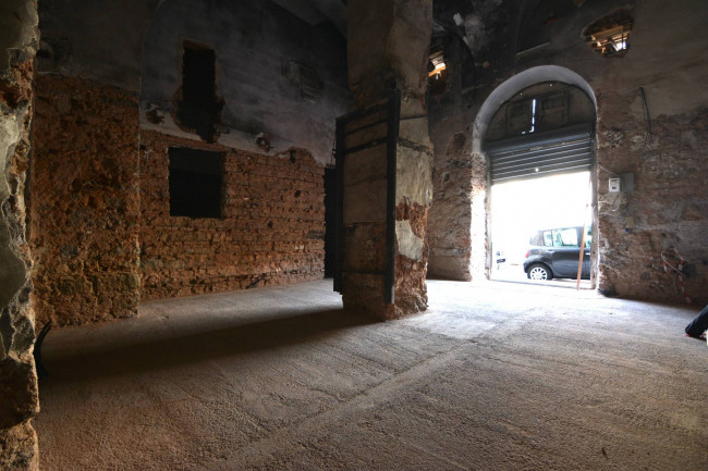 Locale commerciale in affitto a Catania