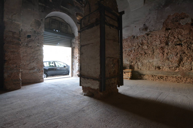 Locale commerciale in affitto a Catania