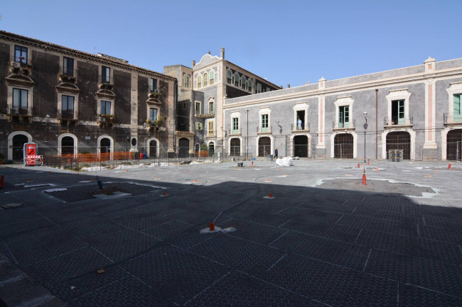 Locale commerciale in affitto a Catania