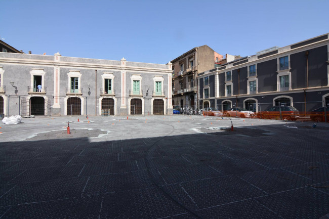 Locale commerciale in affitto a Catania
