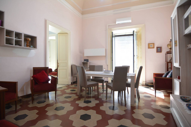 Appartamento Quadrilocale in affitto a Catania