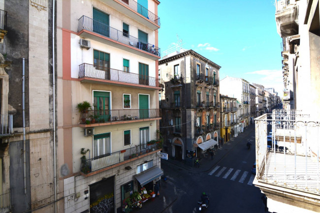 Appartamento Quadrilocale in affitto a Catania