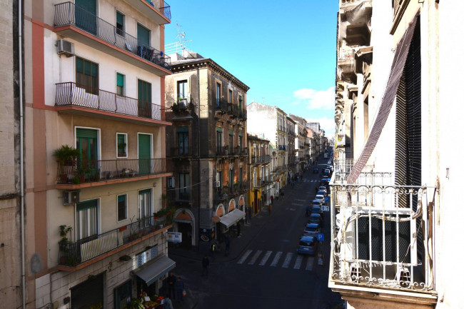 Appartamento Quadrilocale in affitto a Catania
